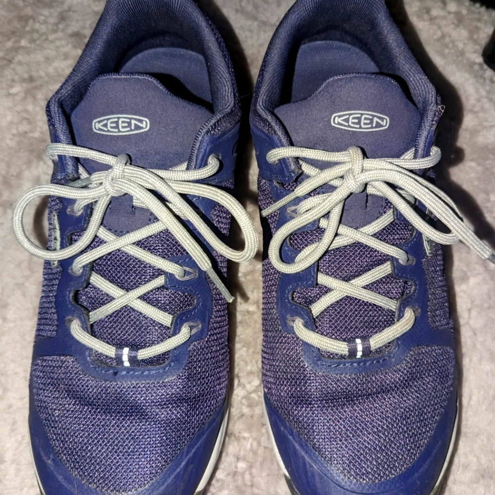 KEEN Explore Waterproof Hiking Shoes Women's size 9